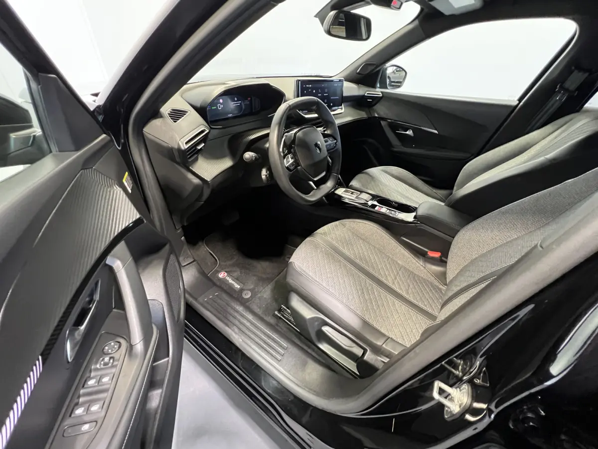 EV Allure Avantage 54 kWh | SoH 97.8% | Android/Apple Carplay | LM Velgen 17" | PDC Voor en Achter | Cruise Control | Bluetooth | DAB | Airco |