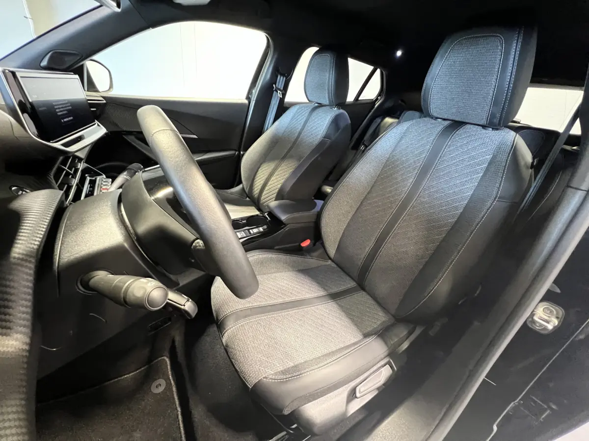 EV Allure Avantage 54 kWh | SoH 97.8% | Android/Apple Carplay | LM Velgen 17" | PDC Voor en Achter | Cruise Control | Bluetooth | DAB | Airco |