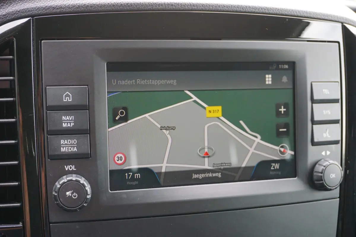 116 CDI Lang Grijs |1e eigenaar |Automaat |Camera |Cruise |Navi |Airco |163 pk |Carplay |Android Auto |EURO6 |Lederen stuurwiel |BPM vrij!