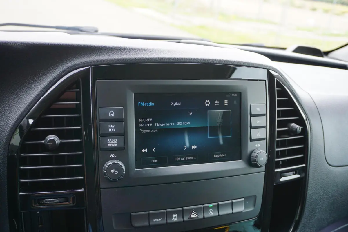 116 CDI Lang Grijs |1e eigenaar |Automaat |Camera |Cruise |Navi |Airco |163 pk |Carplay |Android Auto |EURO6 |Lederen stuurwiel |BPM vrij!