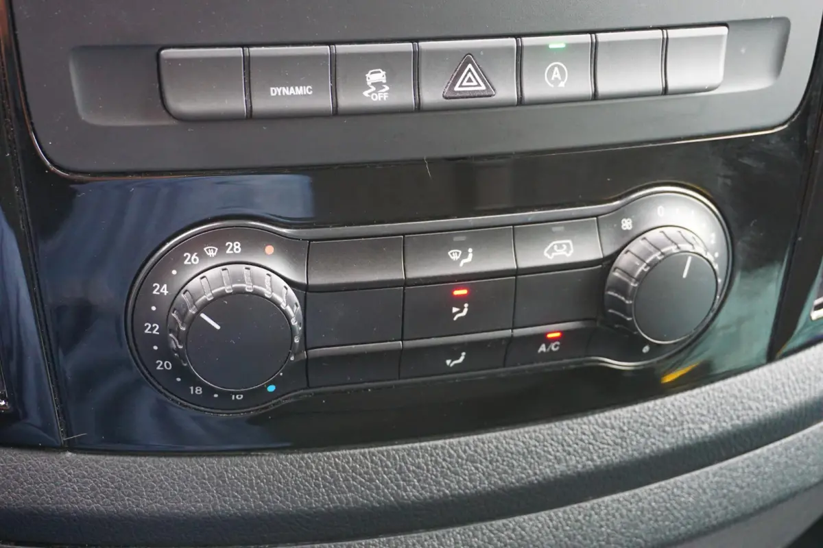 116 CDI Lang Grijs |1e eigenaar |Automaat |Camera |Cruise |Navi |Airco |163 pk |Carplay |Android Auto |EURO6 |Lederen stuurwiel |BPM vrij!