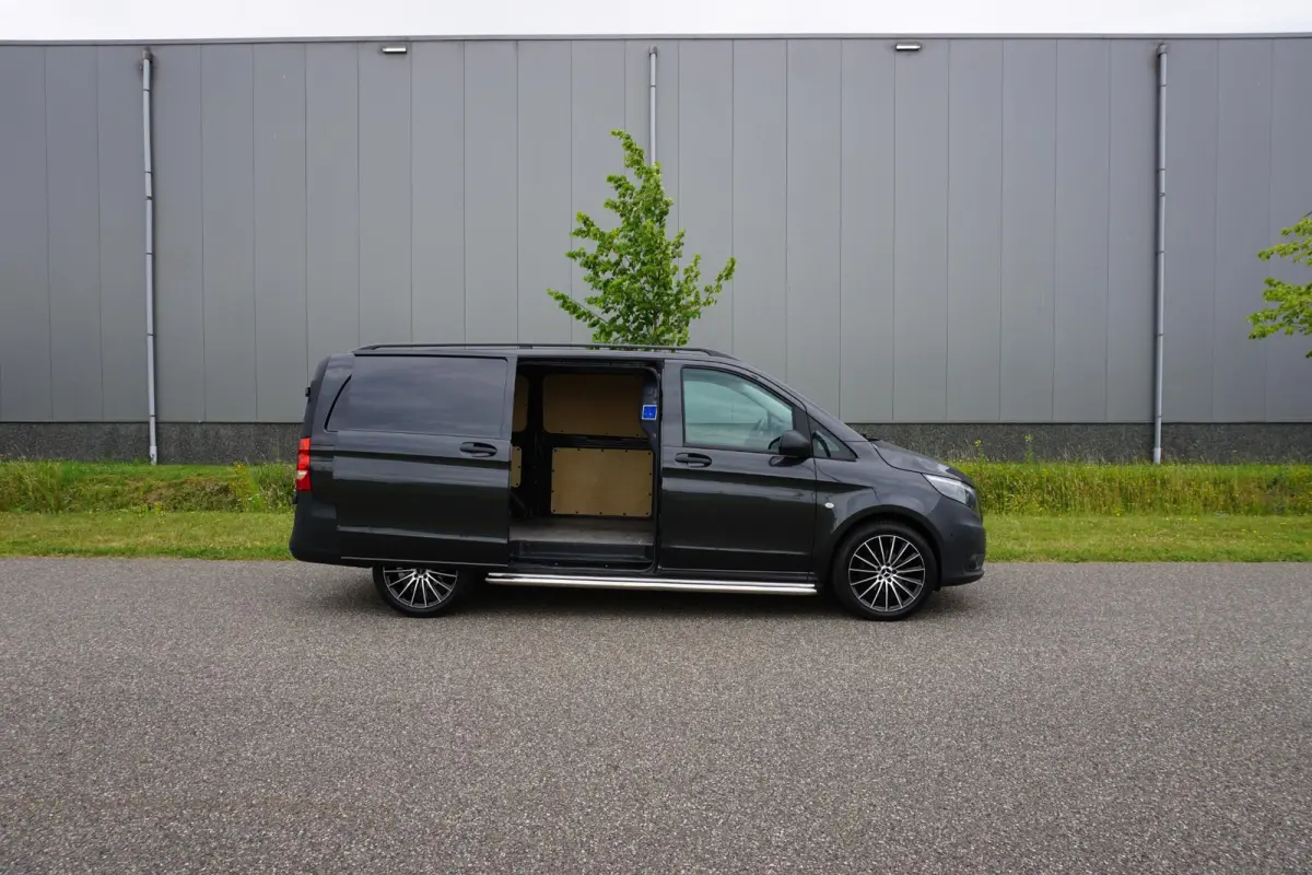 116 CDI Lang Grijs |1e eigenaar |Automaat |Camera |Cruise |Navi |Airco |163 pk |Carplay |Android Auto |EURO6 |Lederen stuurwiel |BPM vrij!