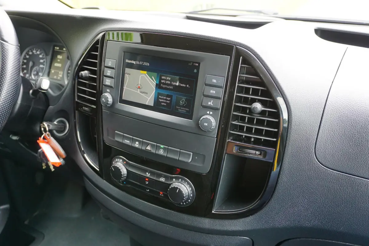 116 CDI Lang Grijs |1e eigenaar |Automaat |Camera |Cruise |Navi |Airco |163 pk |Carplay |Android Auto |EURO6 |Lederen stuurwiel |BPM vrij!
