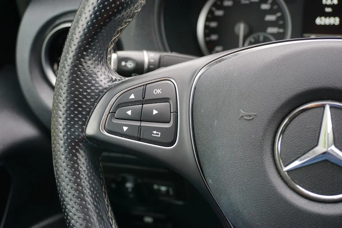 116 CDI Lang Grijs |1e eigenaar |Automaat |Camera |Cruise |Navi |Airco |163 pk |Carplay |Android Auto |EURO6 |Lederen stuurwiel |BPM vrij!