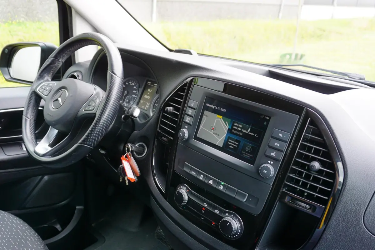 116 CDI Lang Grijs |1e eigenaar |Automaat |Camera |Cruise |Navi |Airco |163 pk |Carplay |Android Auto |EURO6 |Lederen stuurwiel |BPM vrij!