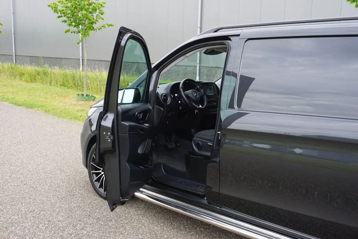116 CDI Lang Grijs |1e eigenaar |Automaat |Camera |Cruise |Navi |Airco |163 pk |Carplay |Android Auto |EURO6 |Lederen stuurwiel |BPM vrij!