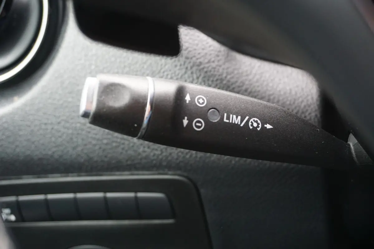 116 CDI Lang Grijs |1e eigenaar |Automaat |Camera |Cruise |Navi |Airco |163 pk |Carplay |Android Auto |EURO6 |Lederen stuurwiel |BPM vrij!
