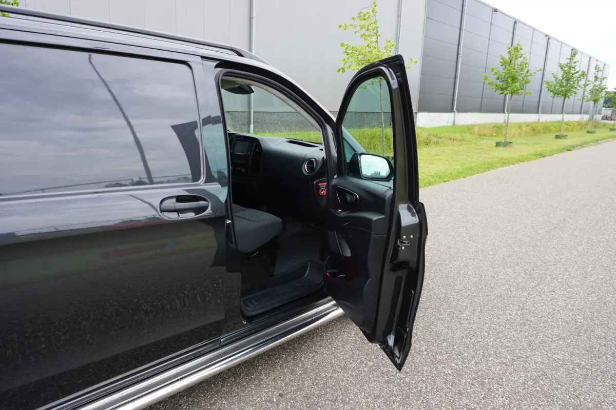 116 CDI Lang Grijs |1e eigenaar |Automaat |Camera |Cruise |Navi |Airco |163 pk |Carplay |Android Auto |EURO6 |Lederen stuurwiel |BPM vrij!