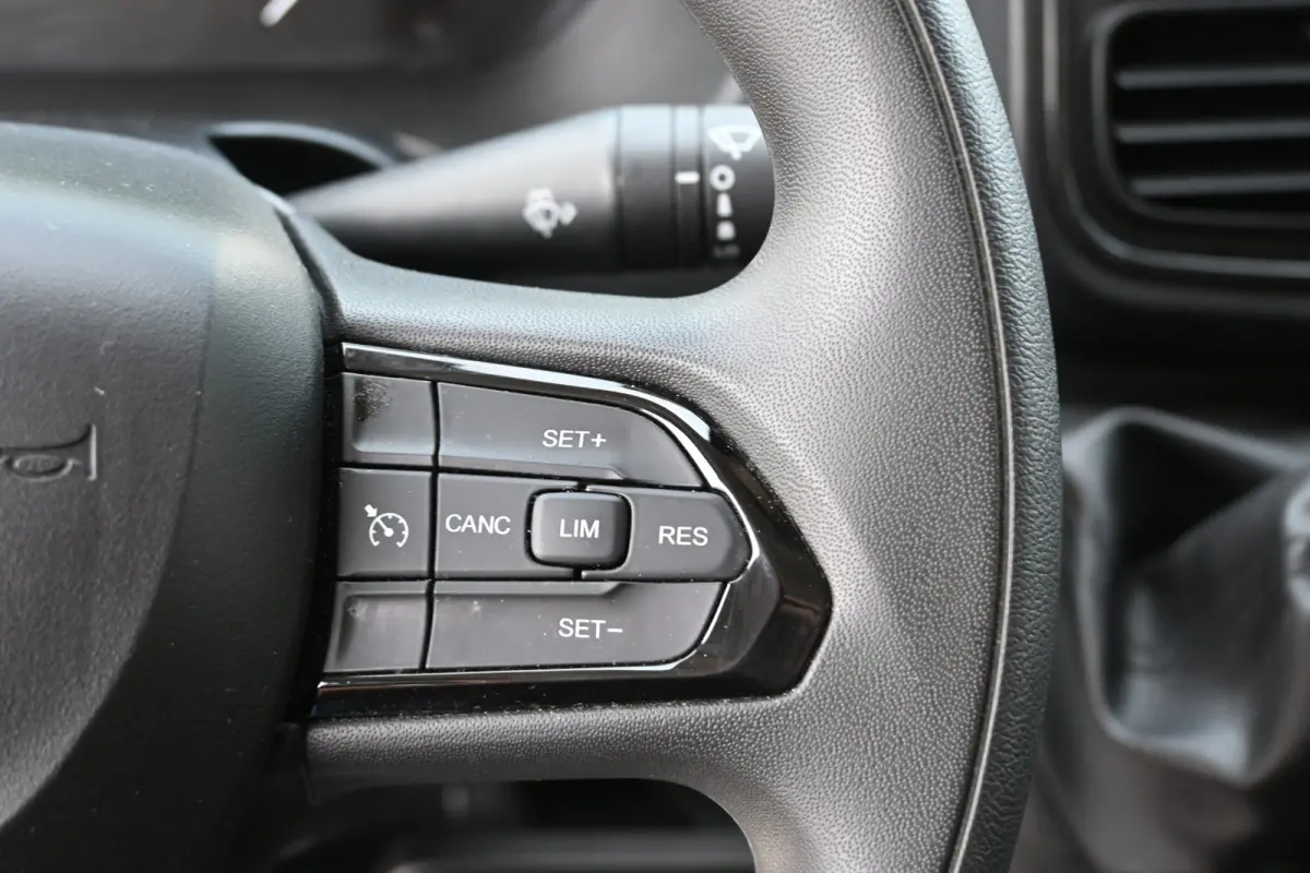 L2H2 2.2 MultiJet 140 pk 3.5t Camera, Cruise control, 270 Graden deuren