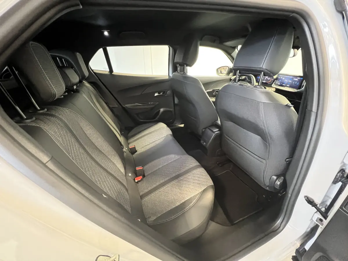 EV Allure Avantage 54 kWh | SoH 97.4% | Android/Apple Carplay | LM Velgen 17" | PDC Voor en Achter | Cruise Control | Bluetooth | DAB | Airco |