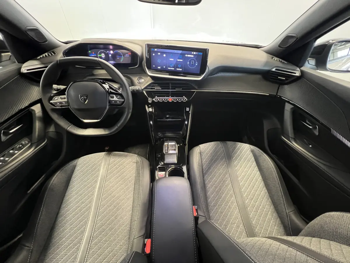 EV Allure Avantage 54 kWh | SoH 97.4% | Android/Apple Carplay | LM Velgen 17" | PDC Voor en Achter | Cruise Control | Bluetooth | DAB | Airco |