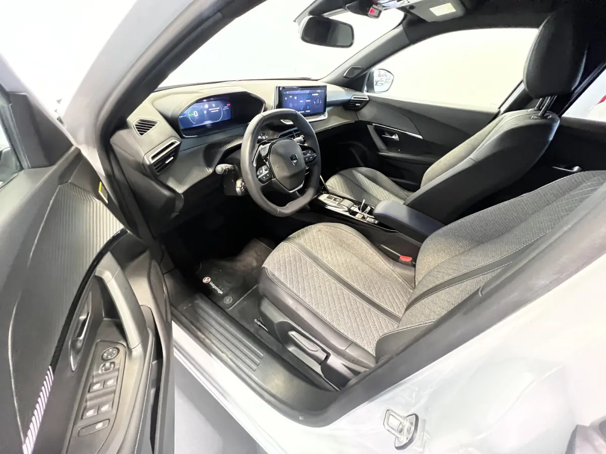 EV Allure Avantage 54 kWh | SoH 97.4% | Android/Apple Carplay | LM Velgen 17" | PDC Voor en Achter | Cruise Control | Bluetooth | DAB | Airco |