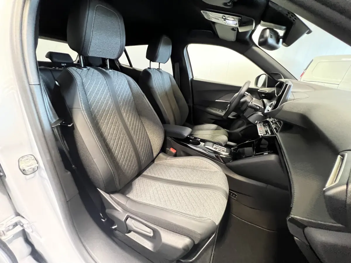 EV Allure Avantage 54 kWh | SoH 97.4% | Android/Apple Carplay | LM Velgen 17" | PDC Voor en Achter | Cruise Control | Bluetooth | DAB | Airco |