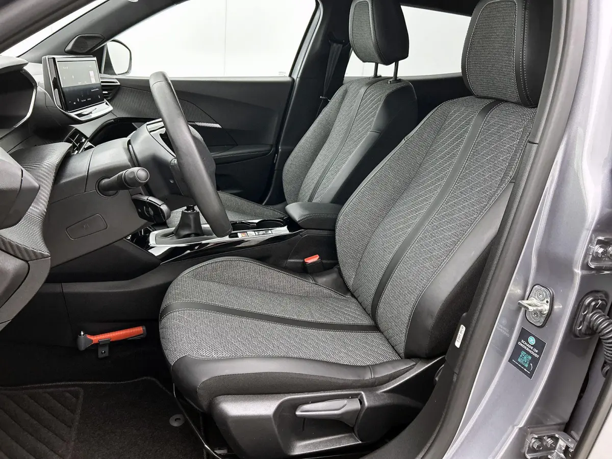 SUV Allure 100pk | Navigatie | Climate Control | Cruise Control | Parkeersensoren v+a | Keyless | Armsteun | Digitaal instrumentenpaneel | Draadloze Apple Carplay / Android Auto + telefoonla