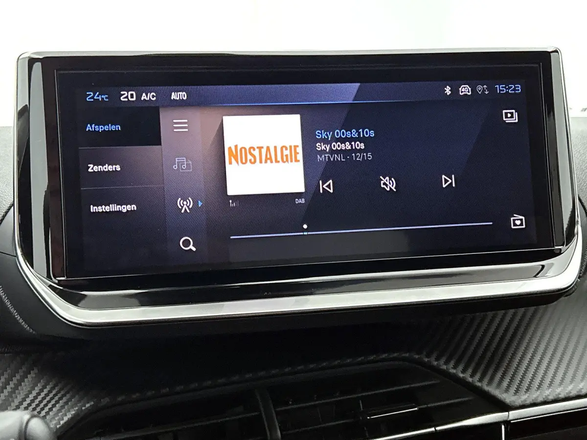 SUV Allure 100pk | Navigatie | Climate Control | Cruise Control | Parkeersensoren v+a | Keyless | Armsteun | Digitaal instrumentenpaneel | Draadloze Apple Carplay / Android Auto + telefoonla