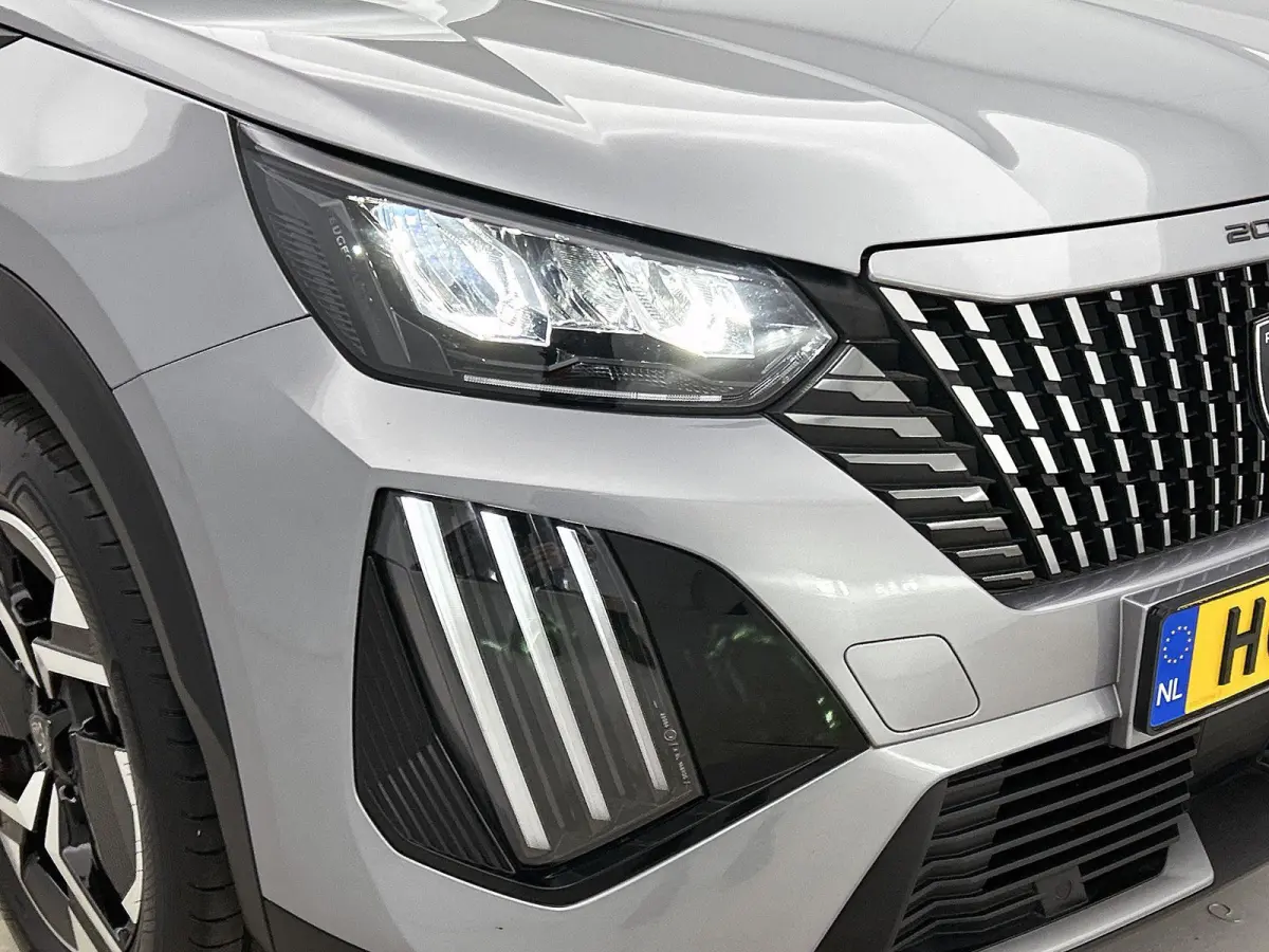 SUV Allure 100pk | Navigatie | Climate Control | Cruise Control | Parkeersensoren v+a | Keyless | Armsteun | Digitaal instrumentenpaneel | Draadloze Apple Carplay / Android Auto + telefoonla