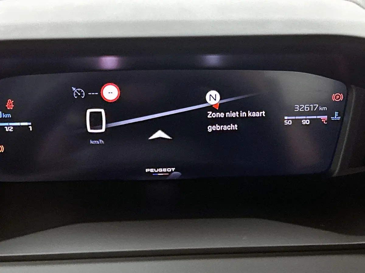 SUV Allure 100pk | Navigatie | Climate Control | Cruise Control | Parkeersensoren v+a | Keyless | Armsteun | Digitaal instrumentenpaneel | Draadloze Apple Carplay / Android Auto + telefoonla