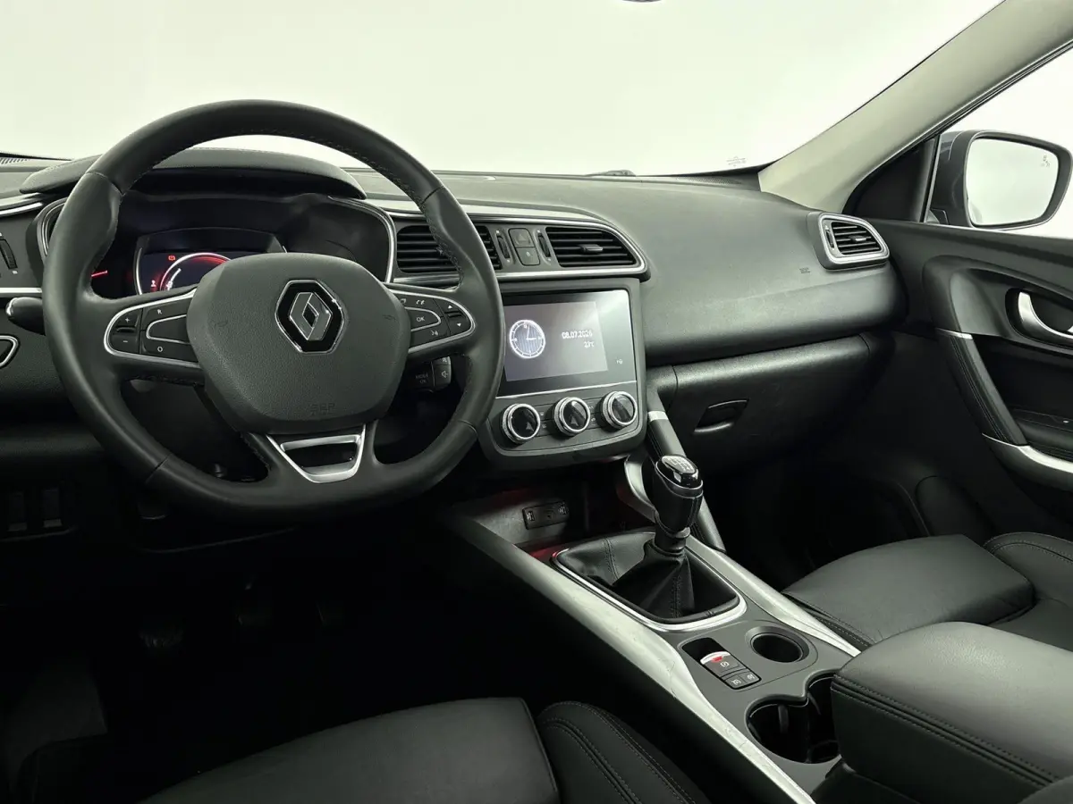 1.3 TCe Intens Airco | Stoelverwarming | Apple Carplay | Android Auto | Cruise Control | Achteruitrijcamera | Bluetooth | Buitenspiegels Elektrisch Inklapbaar | Dakrails | Lederen Stuurwiel 