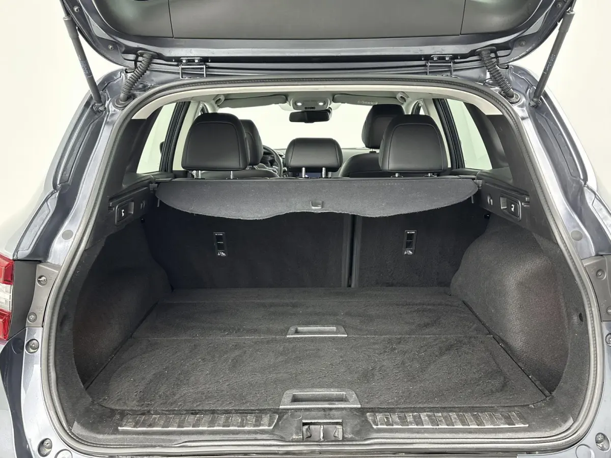 1.3 TCe Intens Airco | Stoelverwarming | Apple Carplay | Android Auto | Cruise Control | Achteruitrijcamera | Bluetooth | Buitenspiegels Elektrisch Inklapbaar | Dakrails | Lederen Stuurwiel 