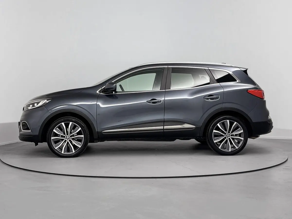 1.3 TCe Intens Airco | Stoelverwarming | Apple Carplay | Android Auto | Cruise Control | Achteruitrijcamera | Bluetooth | Buitenspiegels Elektrisch Inklapbaar | Dakrails | Lederen Stuurwiel 