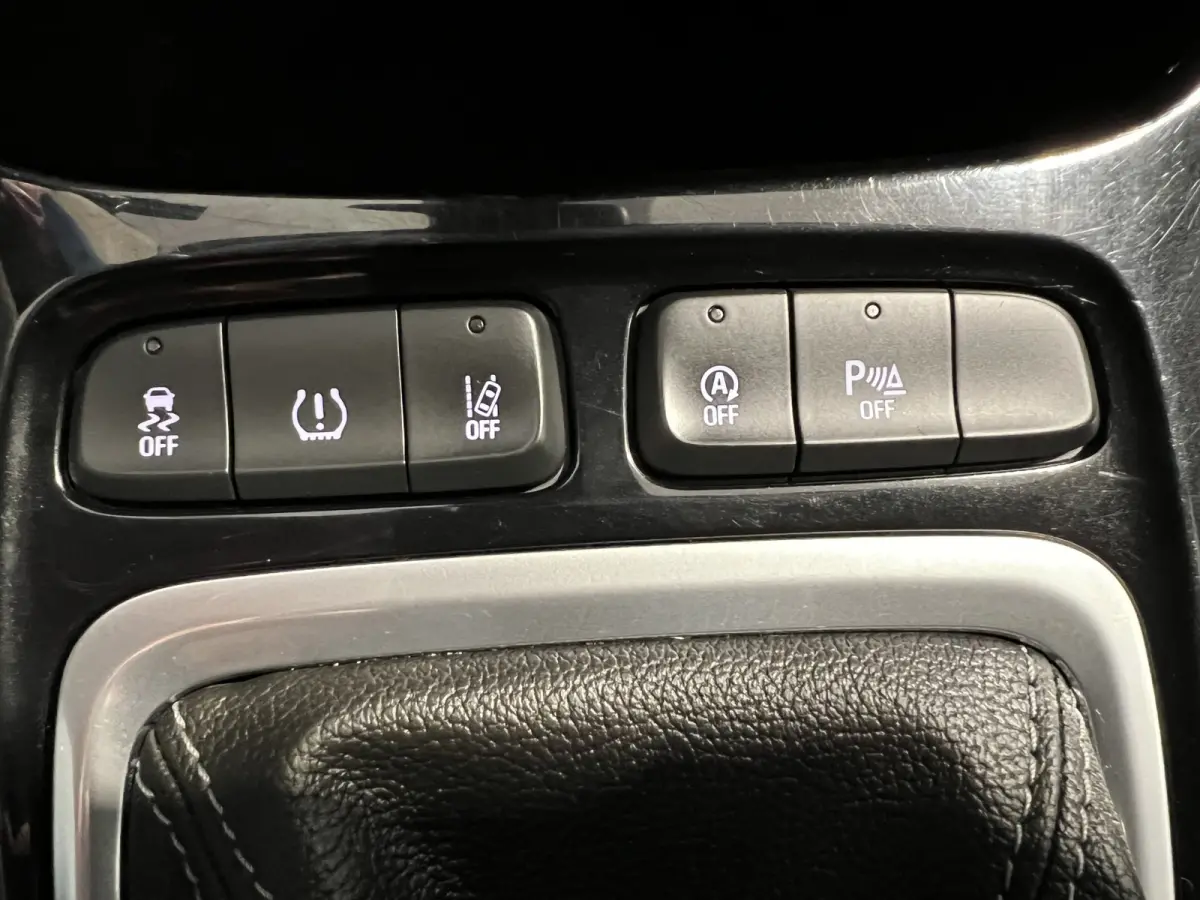 1.2 Turbo Elegance | Navigatie/Android/Apple Carplay | LM Velgen 16" | Cruise Control | PDC Voor en Achter | Airco | DAB |