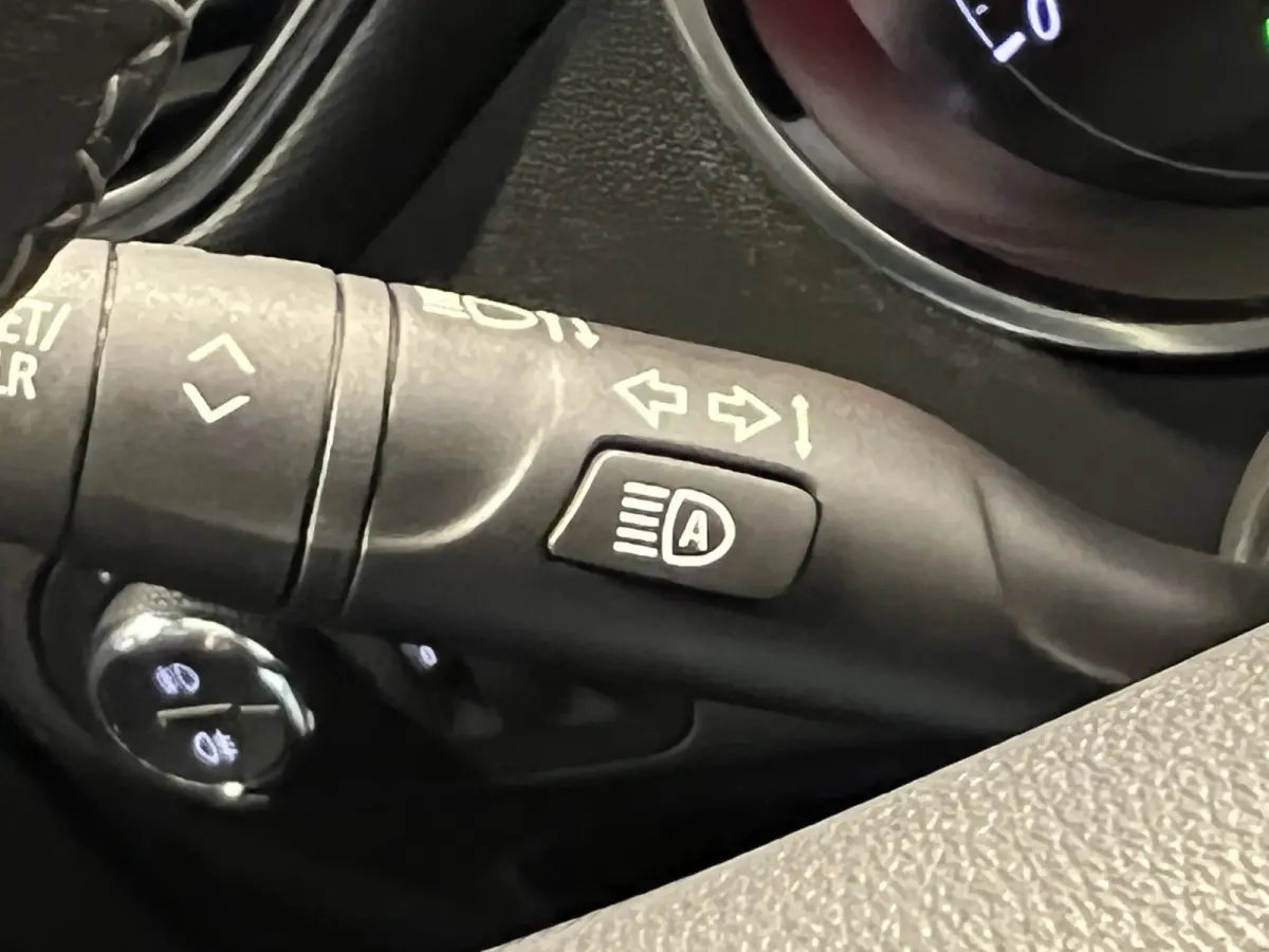 1.2 Turbo Elegance | Navigatie/Android/Apple Carplay | LM Velgen 16" | Cruise Control | PDC Voor en Achter | Airco | DAB |