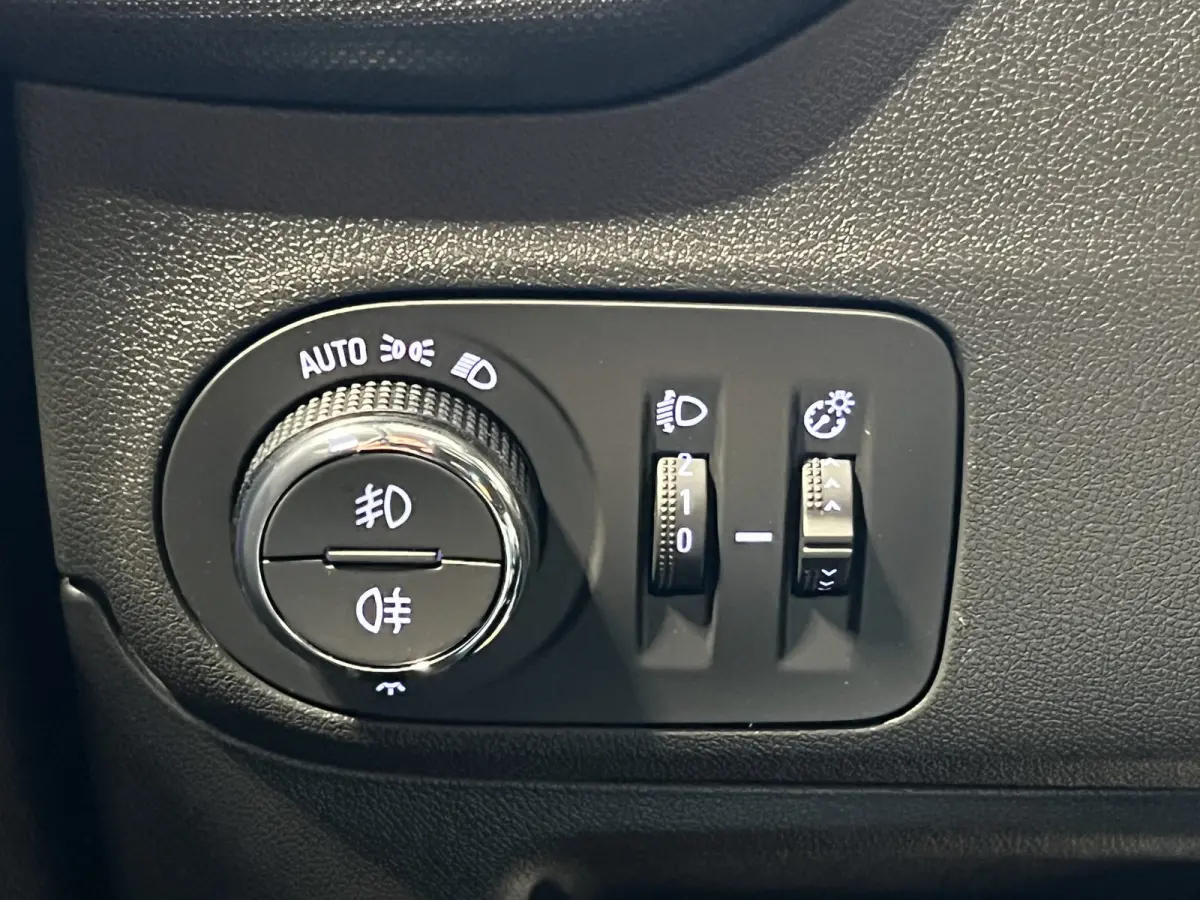 1.2 Turbo Elegance | Navigatie/Android/Apple Carplay | LM Velgen 16" | Cruise Control | PDC Voor en Achter | Airco | DAB |