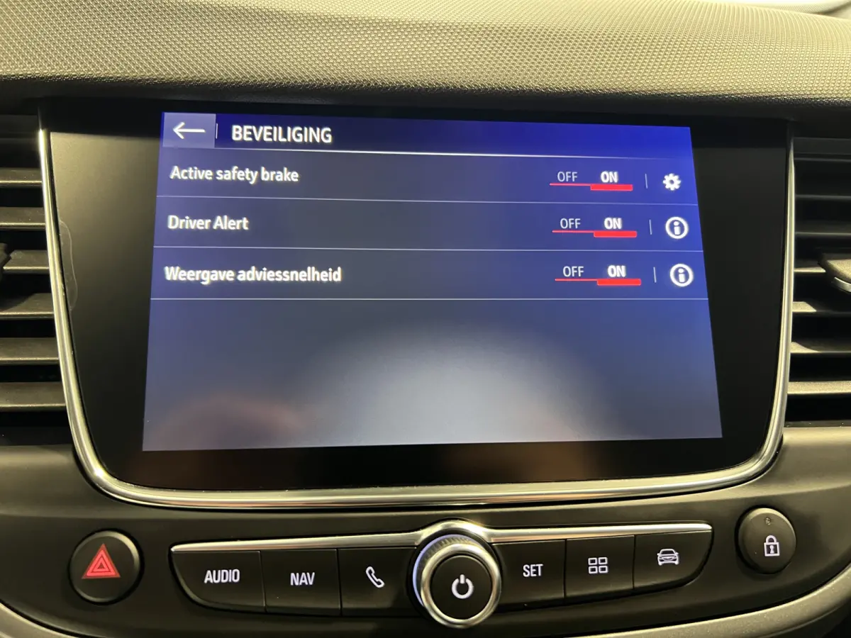 1.2 Turbo Elegance | Navigatie/Android/Apple Carplay | LM Velgen 16" | Cruise Control | PDC Voor en Achter | Airco | DAB |