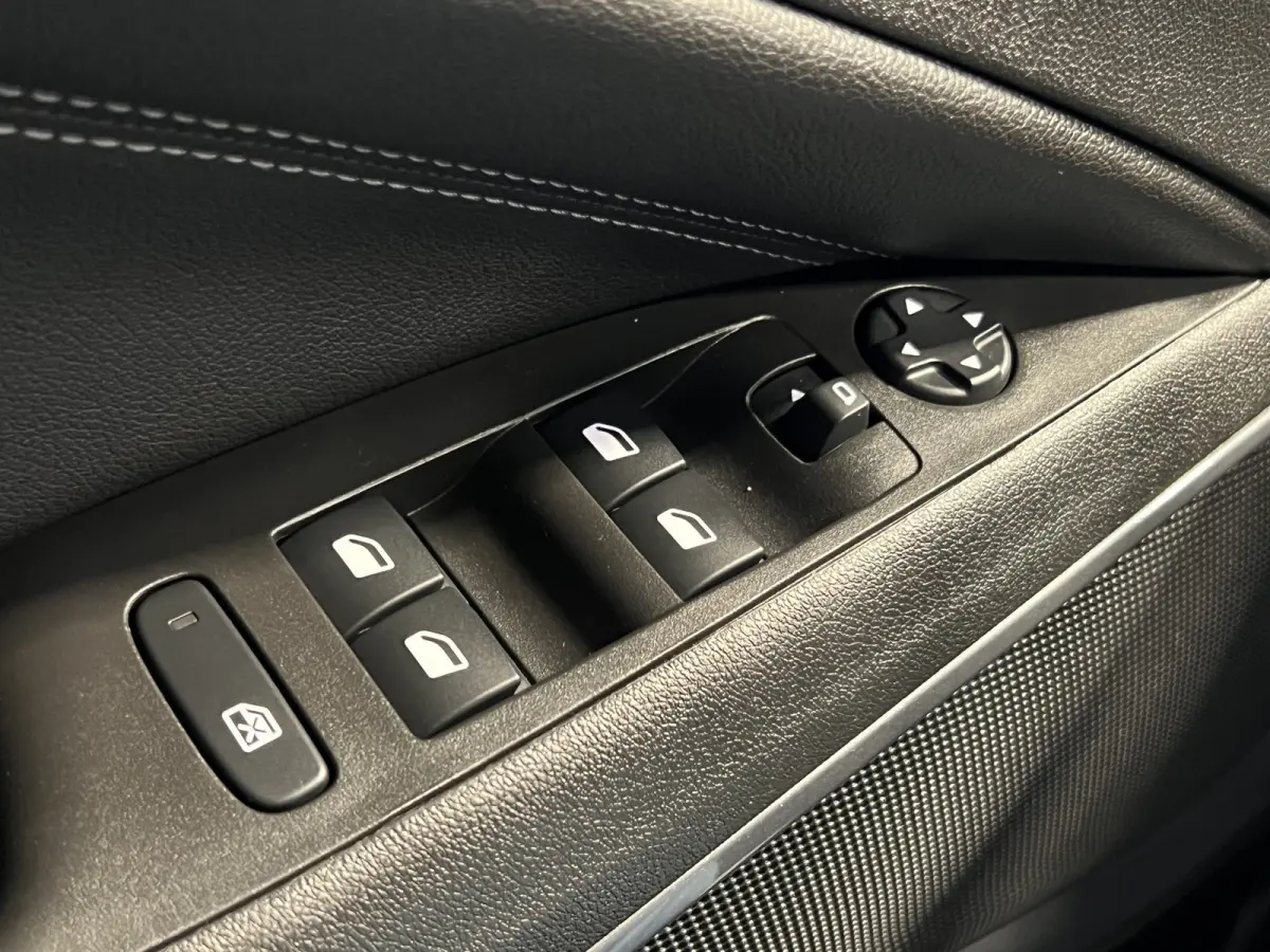 1.2 Turbo Elegance | Navigatie/Android/Apple Carplay | LM Velgen 16" | Cruise Control | PDC Voor en Achter | Airco | DAB |