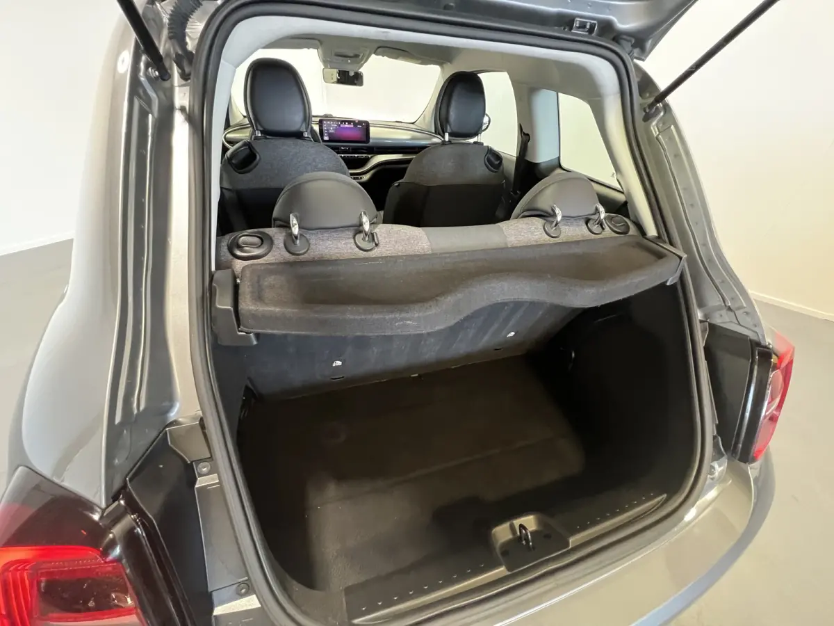 Icon 42 kWh | Navigatie/Android/Apple Carplay | LM Velgen 16" | Cruise Control | DAB | Cruise Control | Airco |