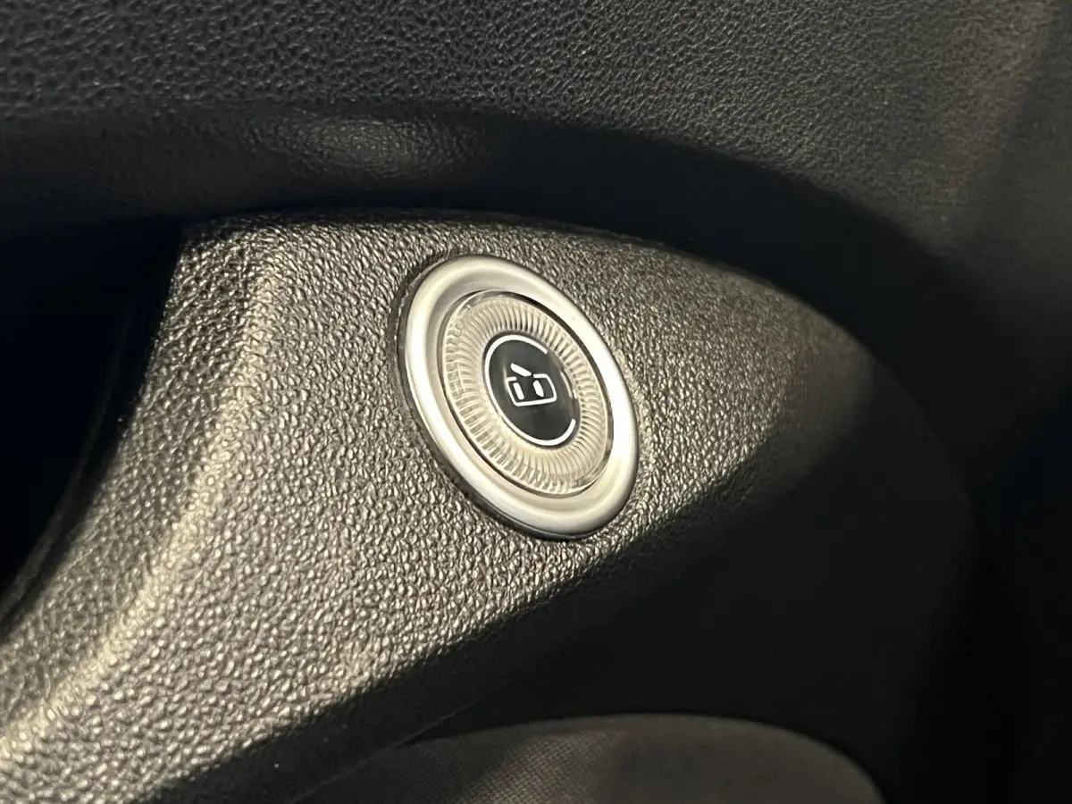 Icon 42 kWh | Navigatie/Android/Apple Carplay | LM Velgen 16" | Cruise Control | DAB | Cruise Control | Airco |