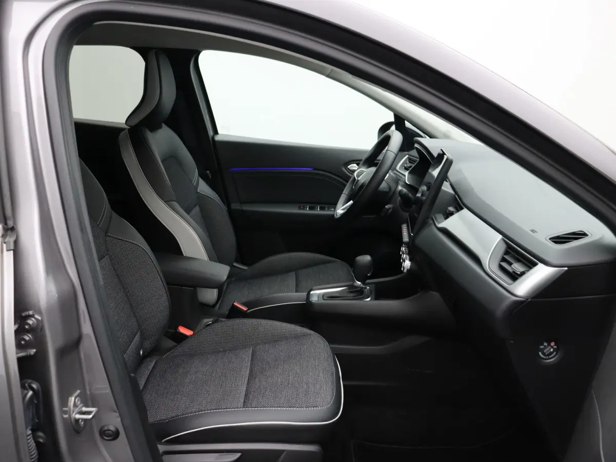 E-Tech Hybrid 145pk Techno | Led | Half leder | Apple carplay & Android auto | achteruitrij camera |