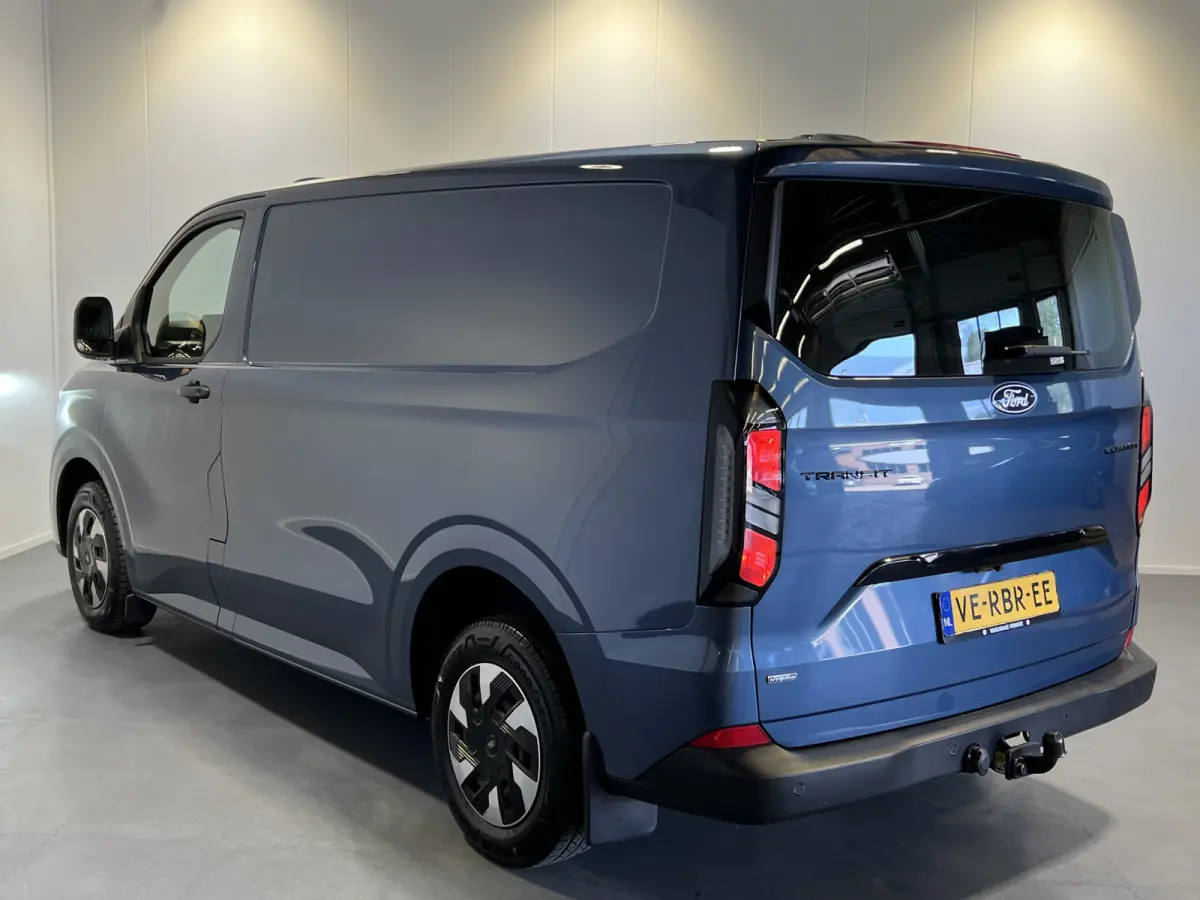 320 2.5 PHEV L1H1 Trend Trekhaak | Android Auto/Apple Carplay | Cruise Control | Achteruitrijcamera | PDC Voor en Achter | Verwarmde Voorruit |