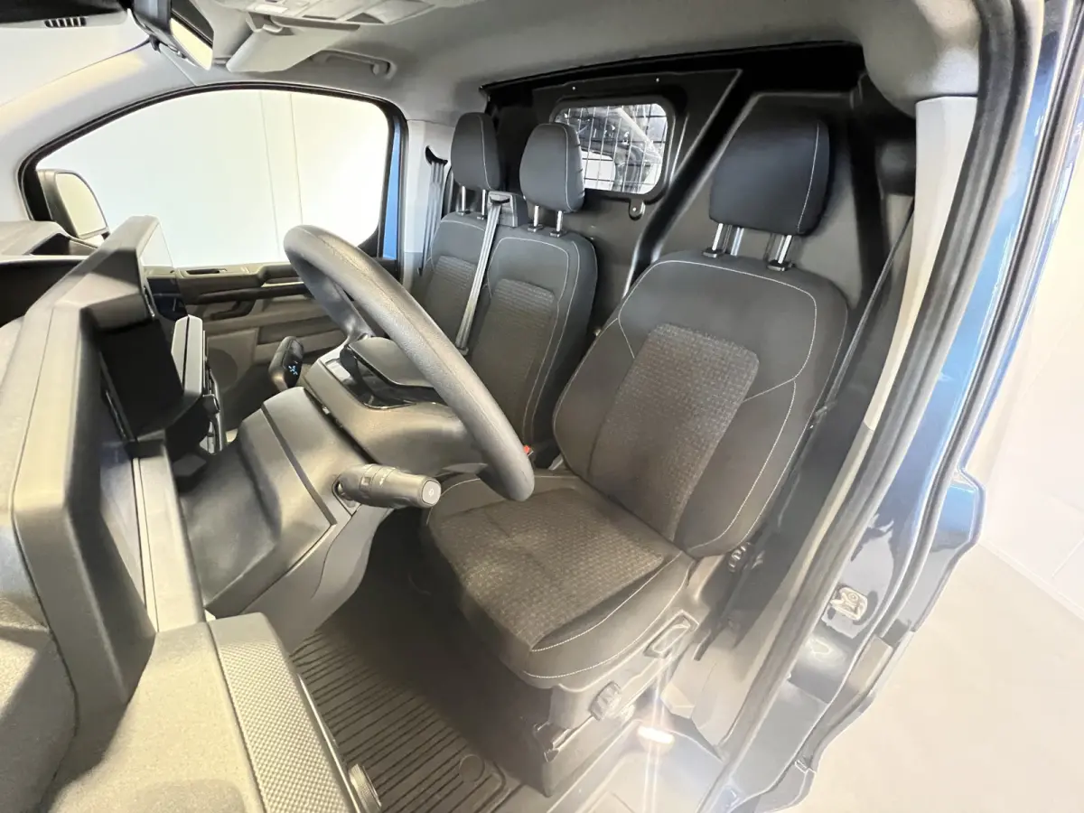 320 2.5 PHEV L1H1 Trend Trekhaak | Android Auto/Apple Carplay | Cruise Control | Achteruitrijcamera | PDC Voor en Achter | Verwarmde Voorruit |