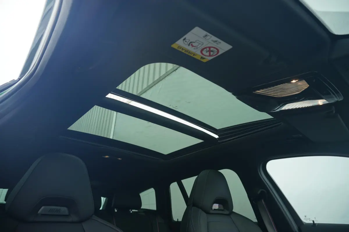 330e | M Sportpakket Pro | Panoramadak | Harman Kardon | Driving Assistant Professional | M Sportstoelen