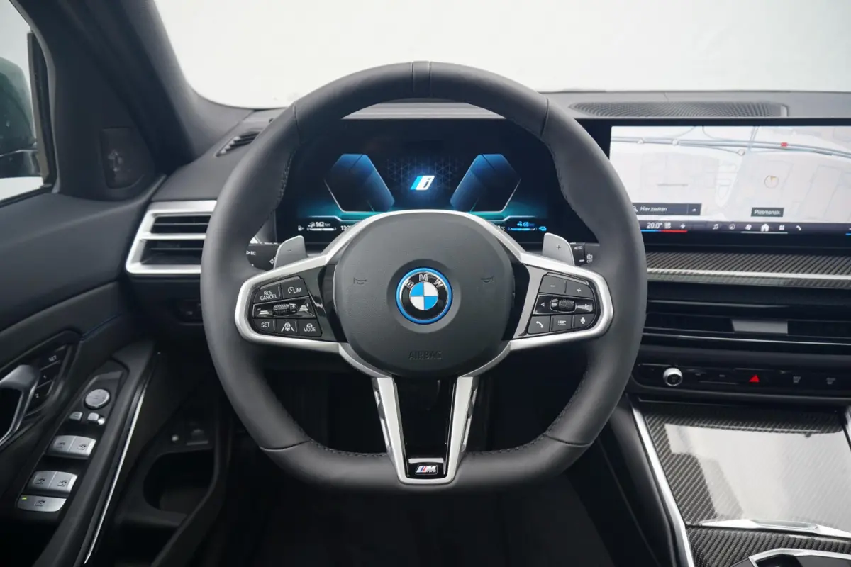 330e | M Sportpakket Pro | Panoramadak | Harman Kardon | Driving Assistant Professional | M Sportstoelen