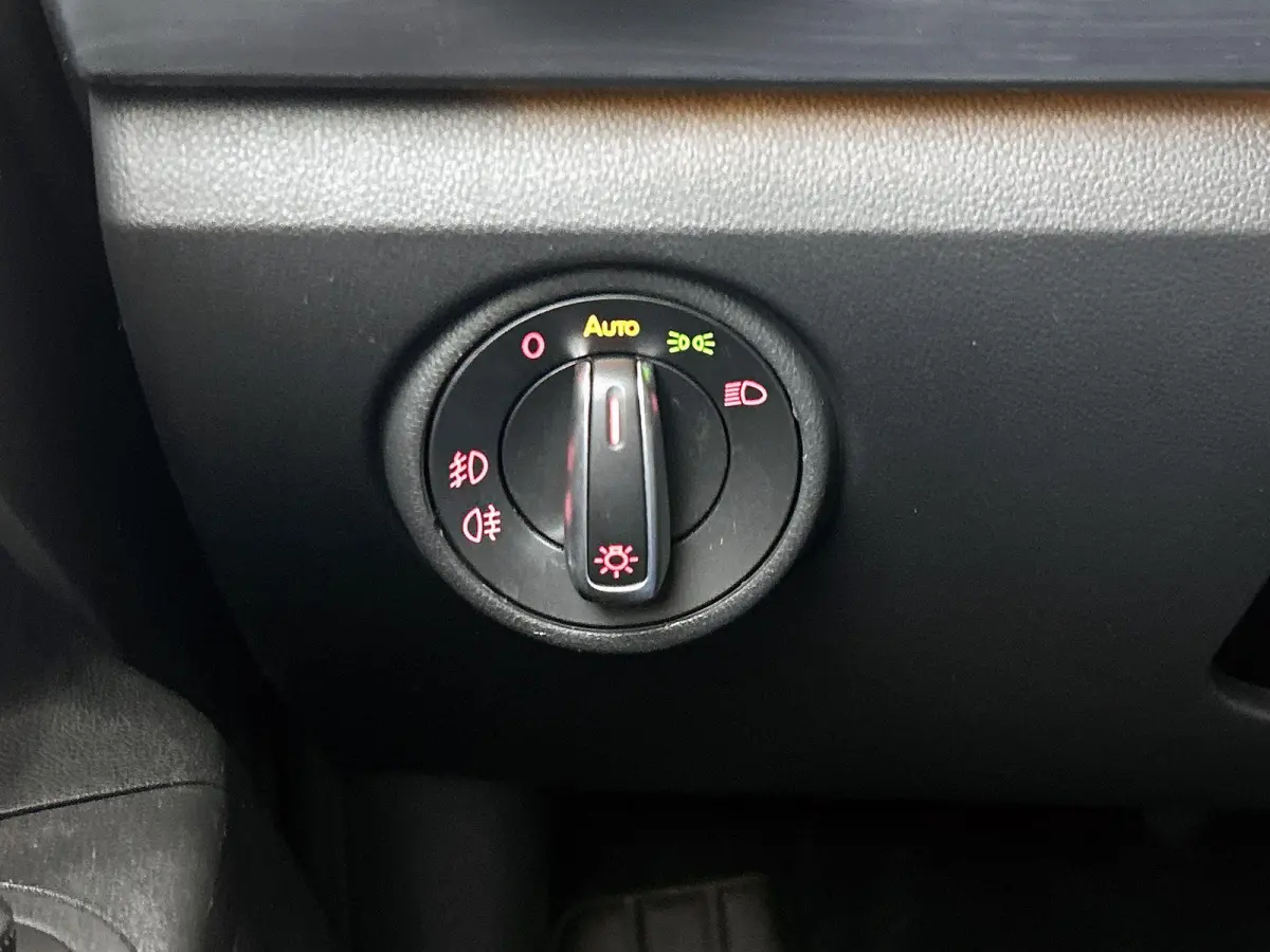 Up! 1.0 CROSS UP! 75 PK | Automaat | Stoelverwarming | Climatronic (Automatische Airco) | All Season Banden | Lichtmetalen Velgen | Parkeersensoren | Camera