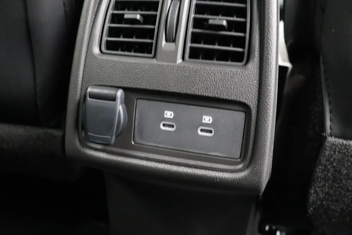 1.8 HEV AT Executive | Adaptieve Cruise Control | Stoel, Stuur en Voorruitverwarming | Rondom Camera's | 8 Jaar Fabrieksgarantie | €4000 Korting! |