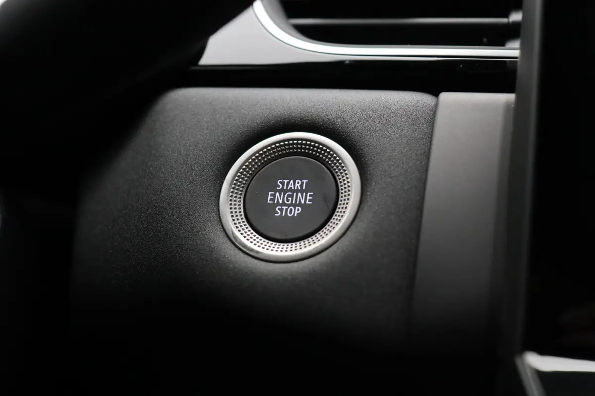 1.8 HEV AT Executive | Adaptieve Cruise Control | Stoel, Stuur en Voorruitverwarming | Rondom Camera's | 8 Jaar Fabrieksgarantie | €4000 Korting! |