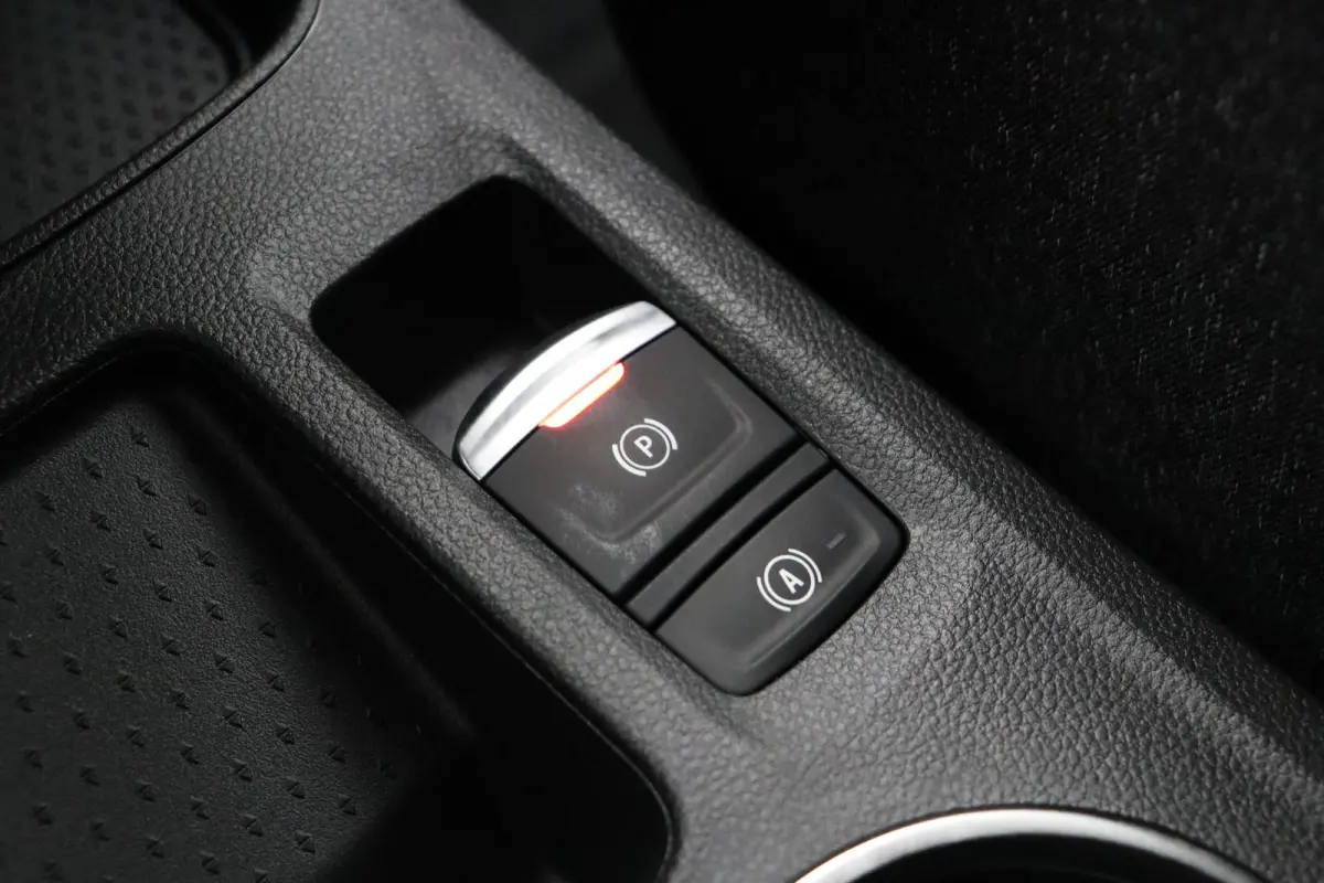 1.8 HEV AT Executive | Adaptieve Cruise Control | Stoel, Stuur en Voorruitverwarming | Rondom Camera's | 8 Jaar Fabrieksgarantie | €4000 Korting! |