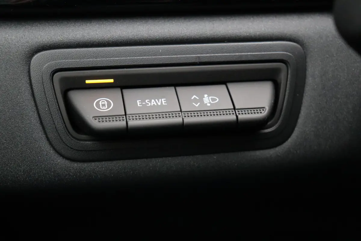 1.8 HEV AT Executive | Adaptieve Cruise Control | Stoel, Stuur en Voorruitverwarming | Rondom Camera's | 8 Jaar Fabrieksgarantie | €4000 Korting! |