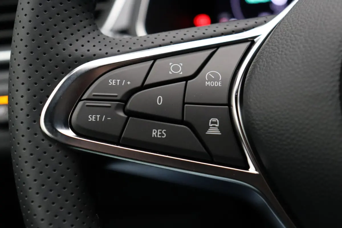 1.8 HEV AT Executive | Adaptieve Cruise Control | Stoel, Stuur en Voorruitverwarming | Rondom Camera's | 8 Jaar Fabrieksgarantie | €4000 Korting! |