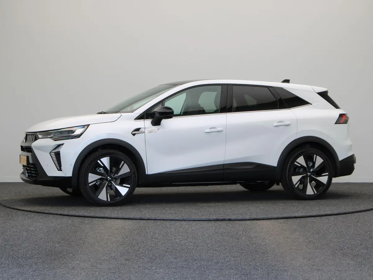 1.8 HEV Instyle | Panoramadak | Stoel, Stuur en voorruitverwarming | Lederen bekleding | Elektrische achterklep | Ronomzicht camera | Elektrisch verstelbarre best. stoel |