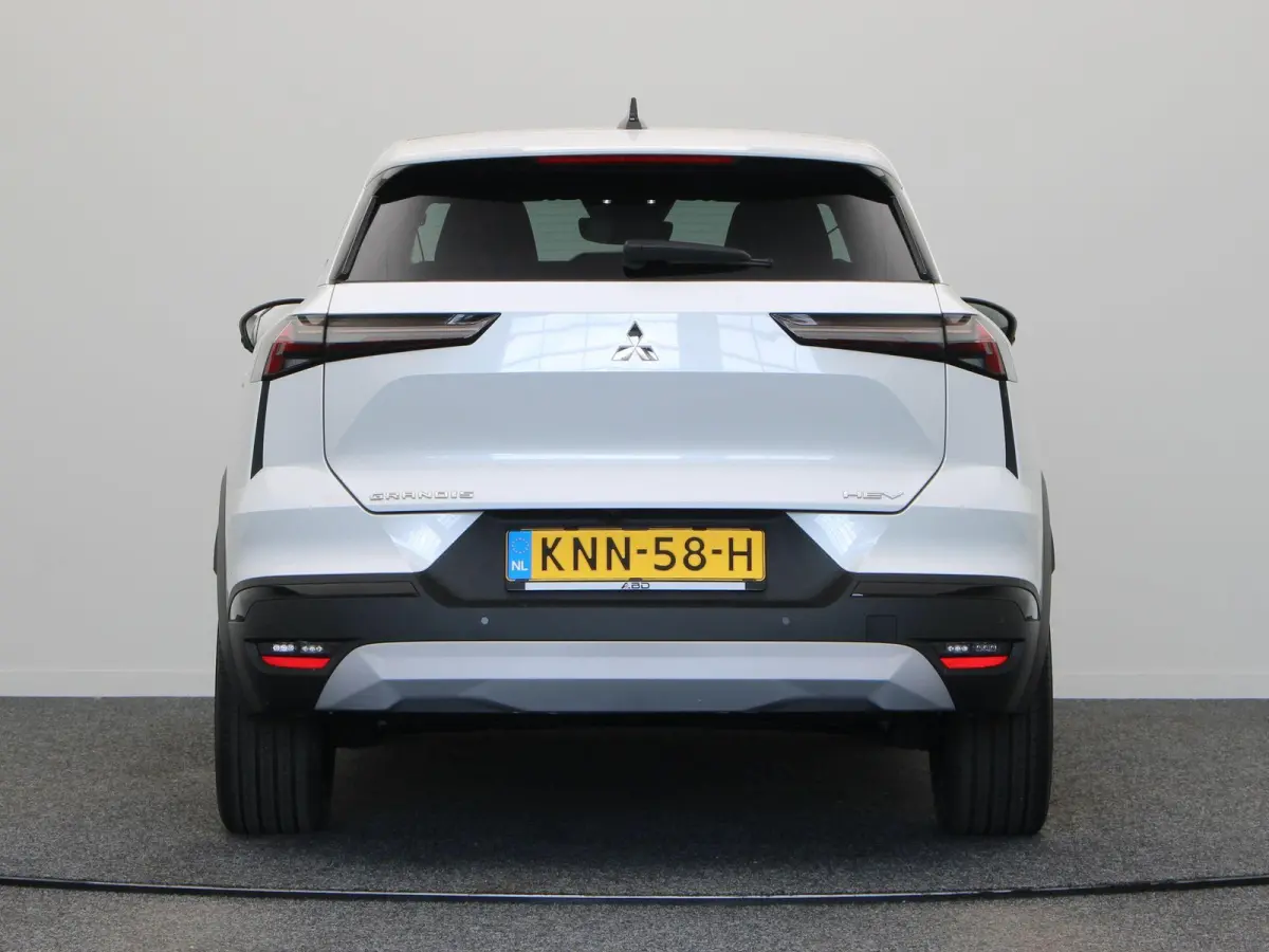 1.8 HEV Instyle | Panoramadak | Stoel, Stuur en voorruitverwarming | Lederen bekleding | Elektrische achterklep | Ronomzicht camera | Elektrisch verstelbarre best. stoel |