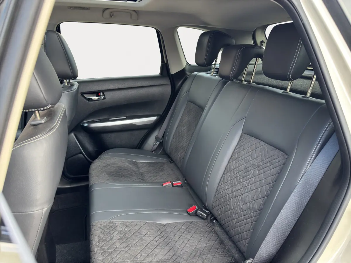 1.4 Boosterjet AllGrip Stijl | Panoramadak | Achteruitrijcamera | Cruise control adaptief |
