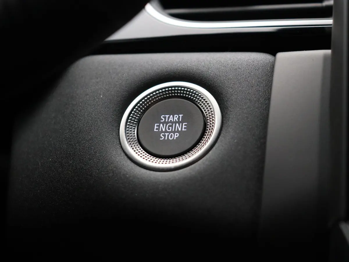 1.8 HEV First Edition | Adaptieve Cruise Control | Stoel, Stuur en Voorruitverwarming | Rondom Camera's | 8 Jaar Fabrieksgarantie | €5000 Korting! |