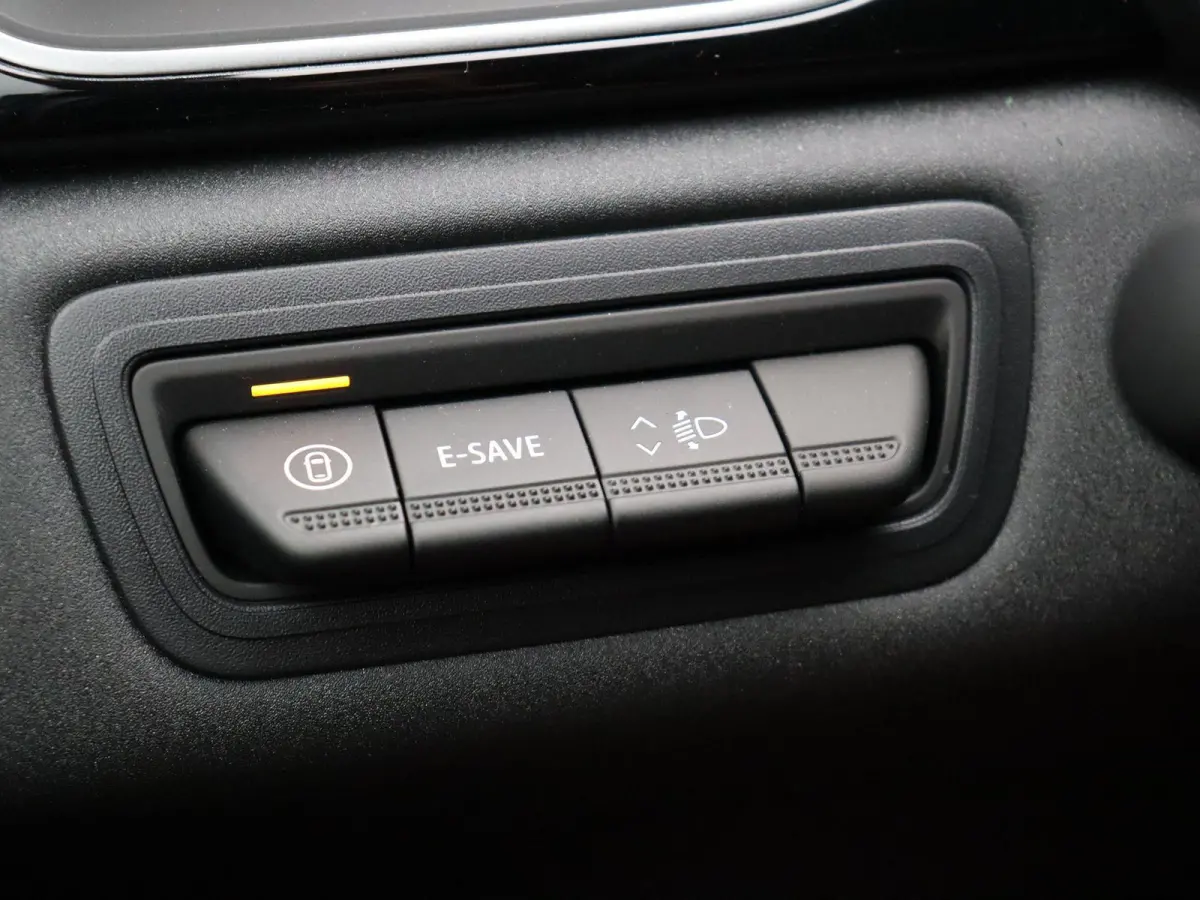 1.8 HEV First Edition | Adaptieve Cruise Control | Stoel, Stuur en Voorruitverwarming | Rondom Camera's | 8 Jaar Fabrieksgarantie | €5000 Korting! |