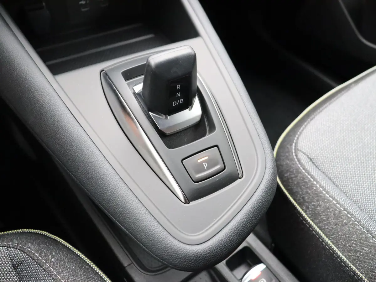 1.8 HEV First Edition | Adaptieve Cruise Control | Stoel, Stuur en Voorruitverwarming | Rondom Camera's | 8 Jaar Fabrieksgarantie | €5000 Korting! |