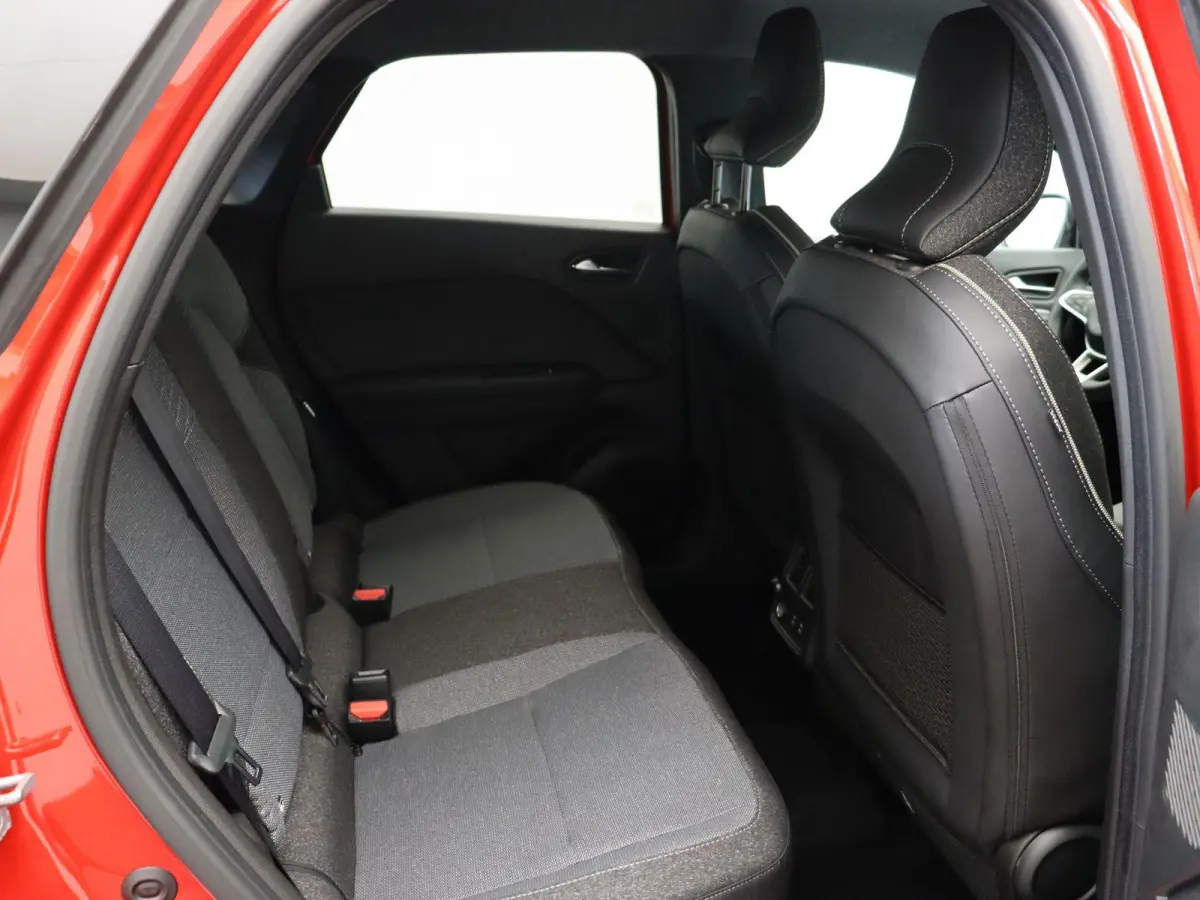 1.8 HEV First Edition | Adaptieve Cruise Control | Stoel, Stuur en Voorruitverwarming | Rondom Camera's | 8 Jaar Fabrieksgarantie | €5000 Korting! |