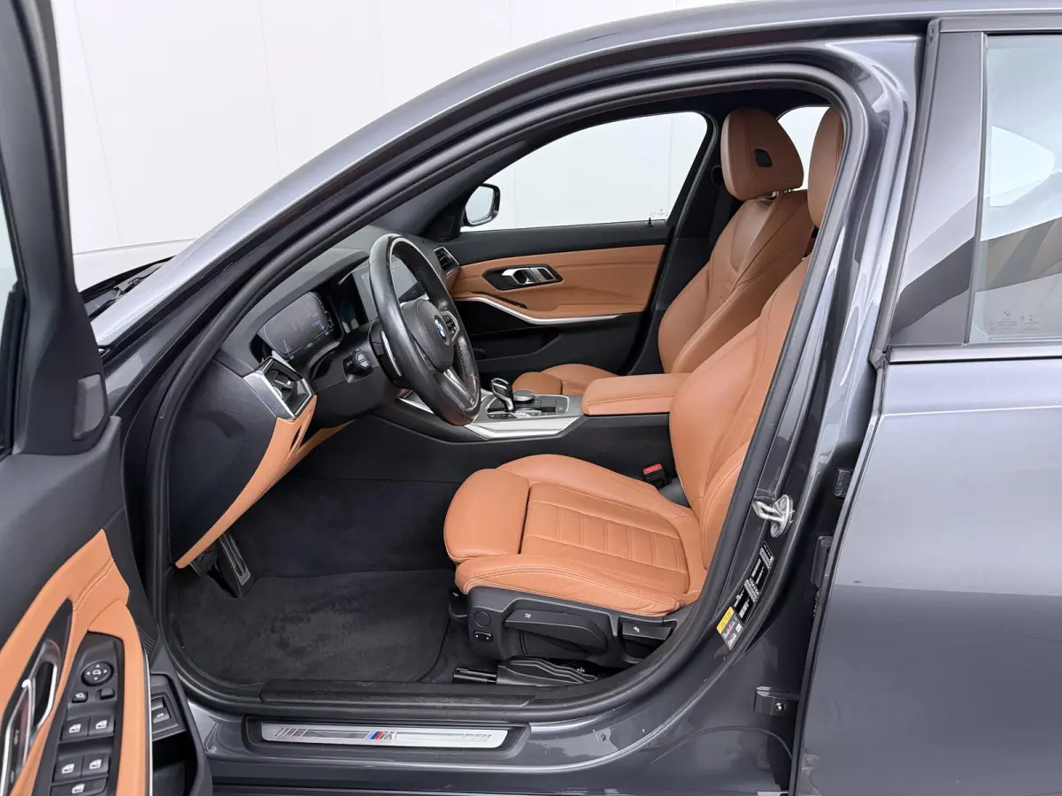 320e Business Edition Plus | SoH 88% | Comforttoegang | Stuur- stoelverwarming | Laserlicht | Head-Up Display |